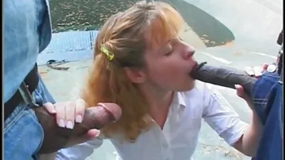 Milf porno videos zum herunterladen mit riesigen natürlichen Titts in Strümpfen