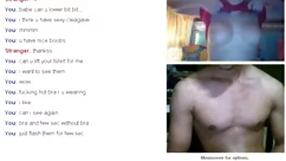 Sexy Schlampe mit einem schönen gratis porno videos Gestell auf dem Sofa