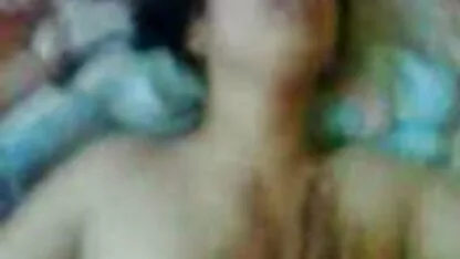 Massive Titten deutschsprachige pornovideos reiten kleinen Schwanz