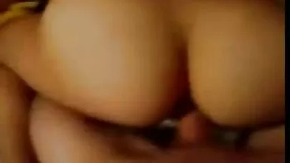 brünette freie pornovideos milde Prügel dann bj