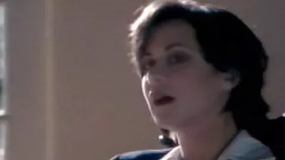 blonde Schlampe mit schwarzen Strümpfen gibt Mann hamster pornovideos einen langen Blowjob