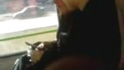 Schöne vollbusige Brünette heiße pornovideos masturbieren