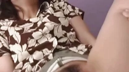 Natasha zieht kostenlose deutschsprachige pornovideos ihre Unterwäsche aus und wird angebetet