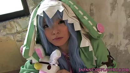 Sie spielt gerne porno videos zum herunterladen mit Dildo