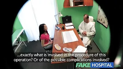 Hot Barefoot 19 kostenlose pornovideos für frauen Jahre alt wird von einem älteren Mann gefickt.