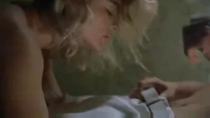 Verrücktes deutsches Mädchen mit einem alte pornovideos Stecker im Arsch gefickt